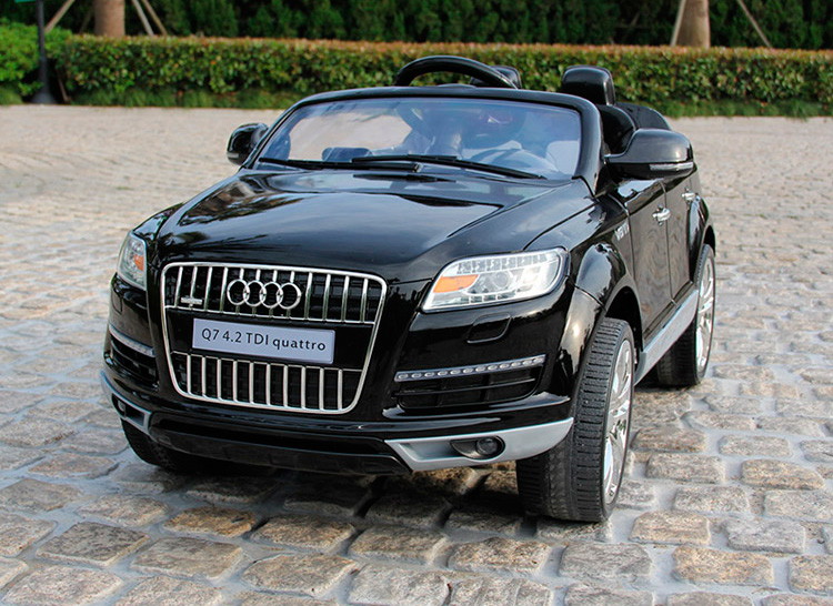 RIVERTOYS автомобиль Audi q7 quattro